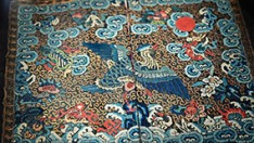 Drachen aus goldenen Fäden – Textilien aus der Sammlung des ... Bild 1